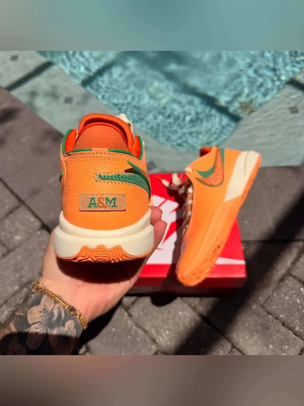NIKE LEBRON 20 FAMU PEACH CREAM FN8263-800. SIZE 10M